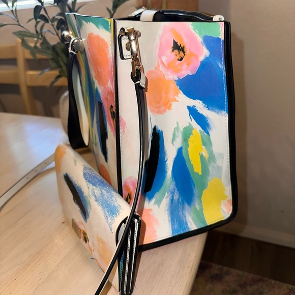 Kate Spade Multicolor Abstract Tote and Wallet Set - Picture 3 of 7